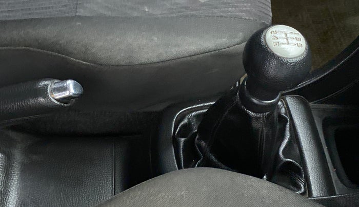 2015 Maruti Swift VXI, Petrol, Manual, 83,640 km, Gear Lever