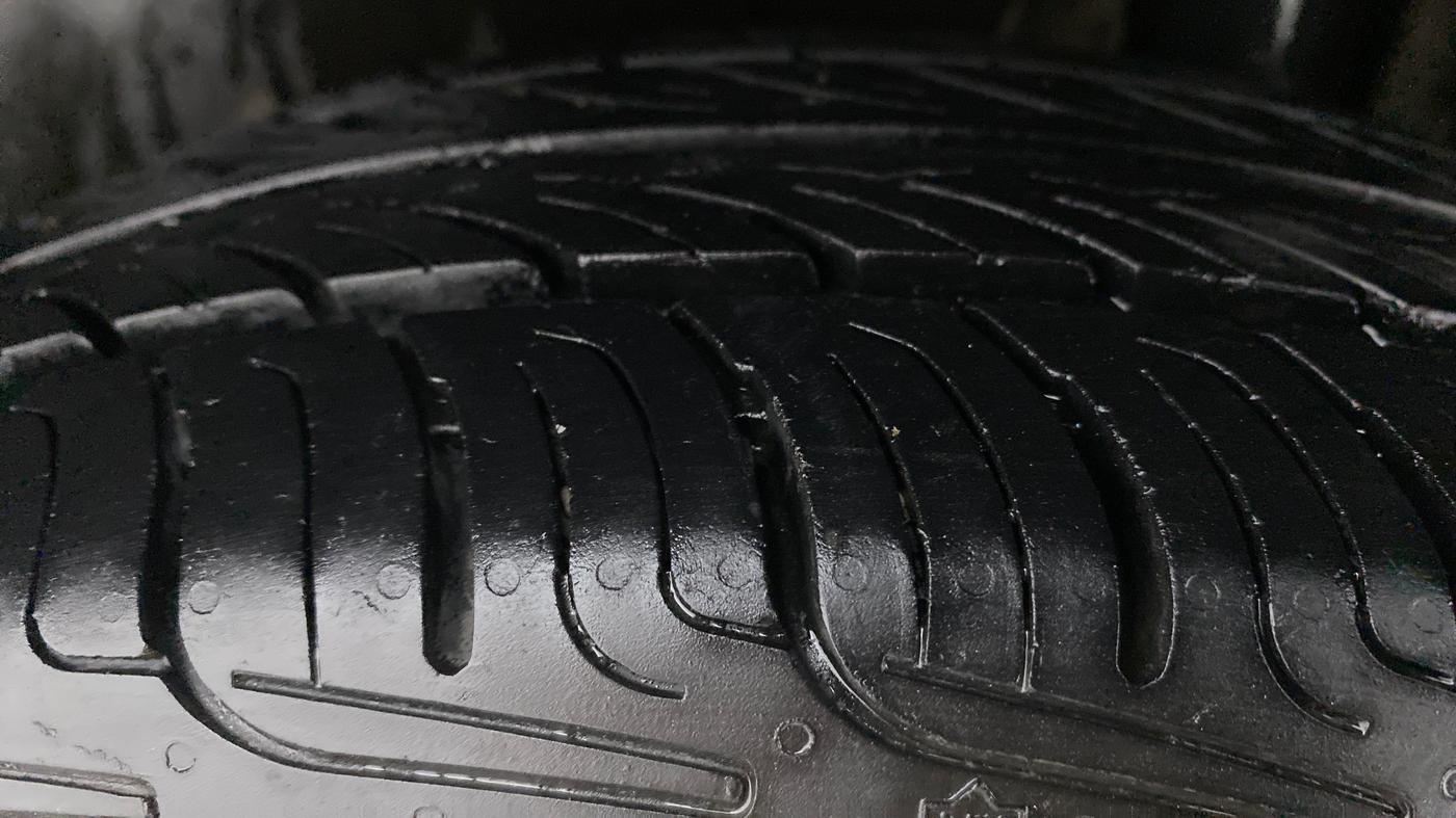 2015 Maruti Swift VXI, Petrol, Manual, 83,640 km, Left Rear Tyre Tread