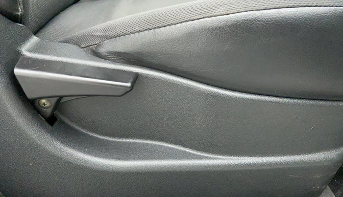 2018 Tata Tiago XT 1.2 REVOTRON, Petrol, Manual, 50,932 km, Driver Side Adjustment Panel