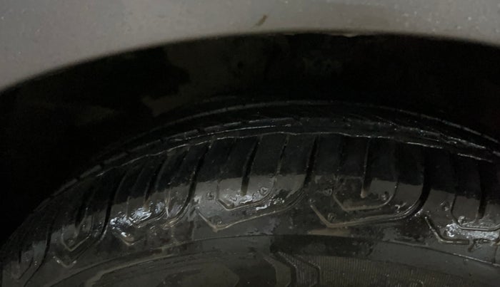 2014 Hyundai i20 SPORTZ 1.2, Petrol, Manual, 36,846 km, Right Front Tyre Tread