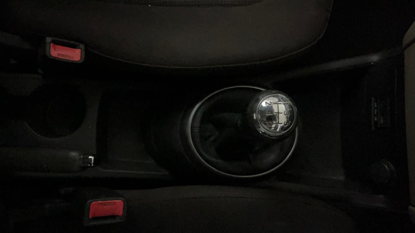 2014 Hyundai i20 SPORTZ 1.2, Petrol, Manual, 36,874 km, Gear Lever