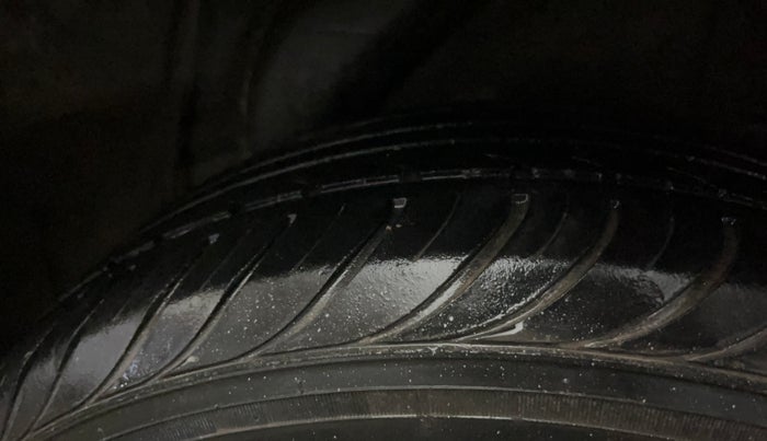 2014 Hyundai i20 SPORTZ 1.2, Petrol, Manual, 36,846 km, Left Rear Tyre Tread