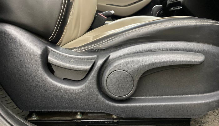 2018 Hyundai Elite i20 ASTA 1.2  CVT, Petrol, Automatic, 27,509 km, Driver Side Adjustment Panel