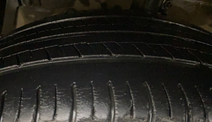 2012 Maruti Swift Dzire ZDI, Diesel, Manual, 1,26,806 km, Left Front Tyre Tread