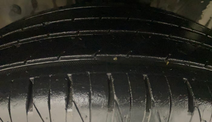 2018 Maruti IGNIS ZETA 1.2 AMT, Petrol, Automatic, 75,397 km, Left Front Tyre Tread