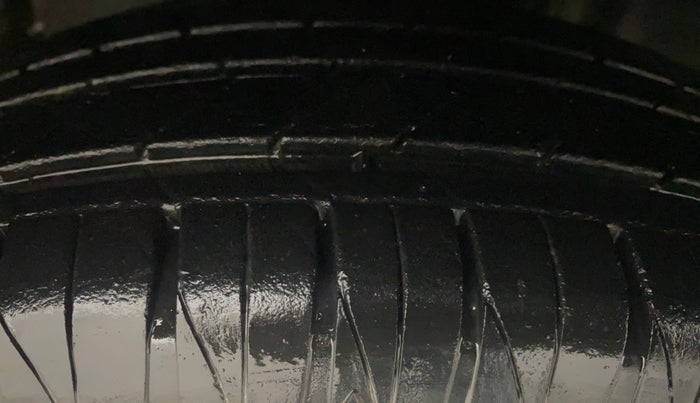 2018 Maruti IGNIS ZETA 1.2 AMT, Petrol, Automatic, 75,397 km, Right Front Tyre Tread