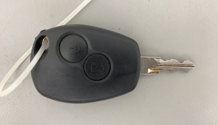 2015 Renault Duster 110 PS RXZ 4X4 MT DIESEL, Diesel, Manual, 56,189 km, Key Close Up