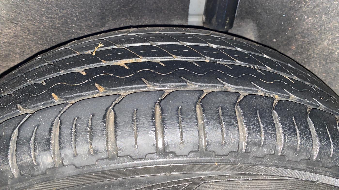 2016 Ford Ecosport TITANIUM 1.5L PETROL AT, Petrol, Automatic, 88,748 km, Left Rear Tyre Tread