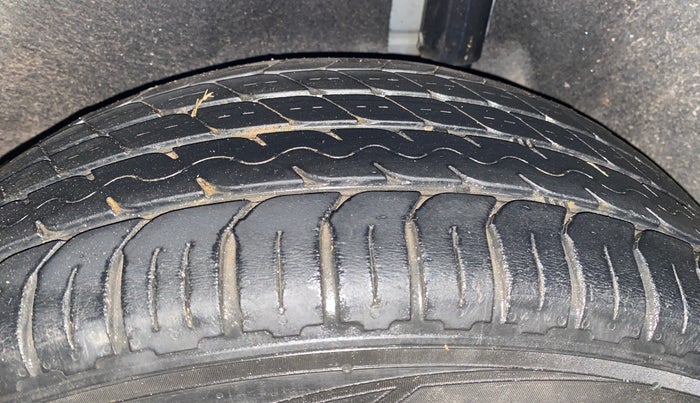 2016 Ford Ecosport TITANIUM 1.5L PETROL AT, Petrol, Automatic, 88,687 km, Left Rear Tyre Tread