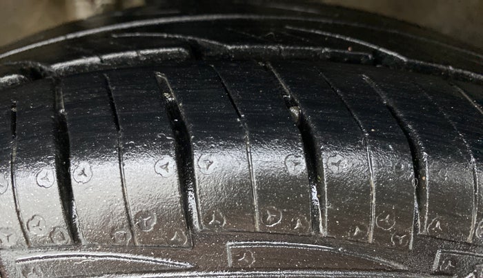 2011 Maruti Alto LXI, Petrol, Manual, 49,101 km, Right Front Tyre Tread