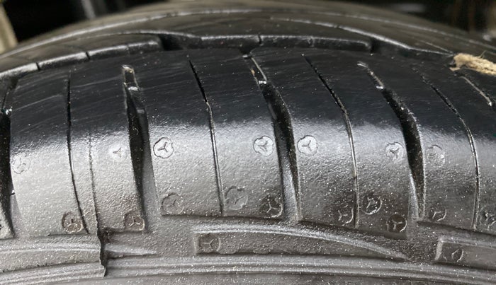 2011 Maruti Alto LXI, Petrol, Manual, 49,101 km, Left Rear Tyre Tread