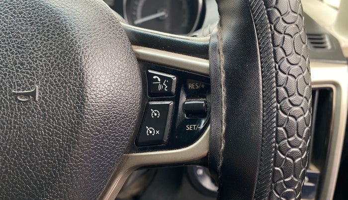 2017 Tata Hexa XT 4X2 6 STR, Diesel, Manual, 61,109 km, Adaptive Cruise Control