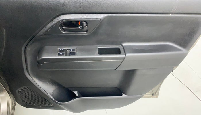 2020 Maruti New Wagon-R LXI CNG 1.0 L, CNG, Manual, 40,242 km, Driver Side Door Panels Control