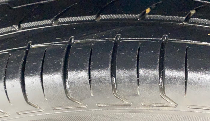 2019 KIA SELTOS GTX PLUS AT 1.5 DIESEL, Diesel, Automatic, 85,683 km, Left Front Tyre Tread