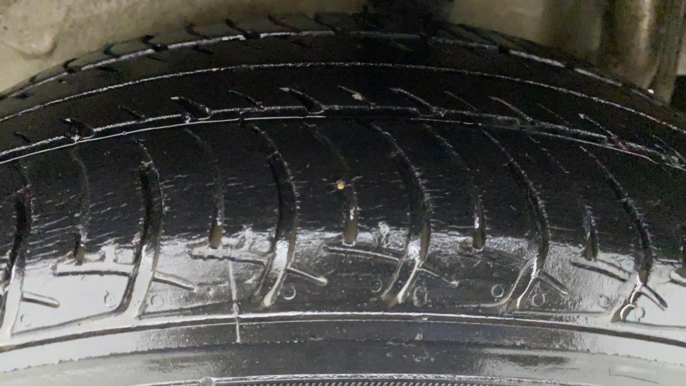 2018 Maruti Celerio VXI CNG D, CNG, Manual, 52,636 km, Right Front Tyre Tread