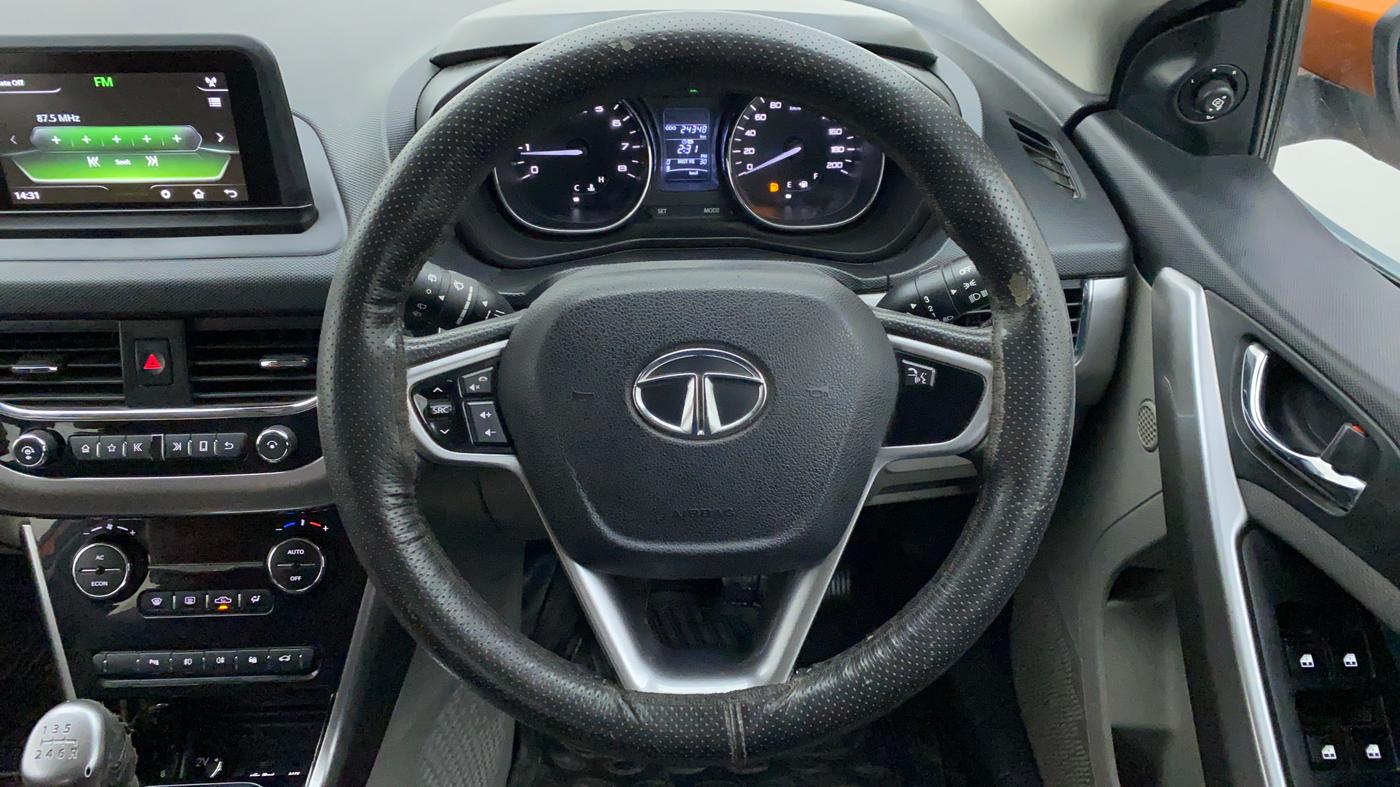 2018 Tata NEXON XZ+ 1.2 DUAL TONE, Petrol, Manual, 24,407 km, Steering Wheel Close Up