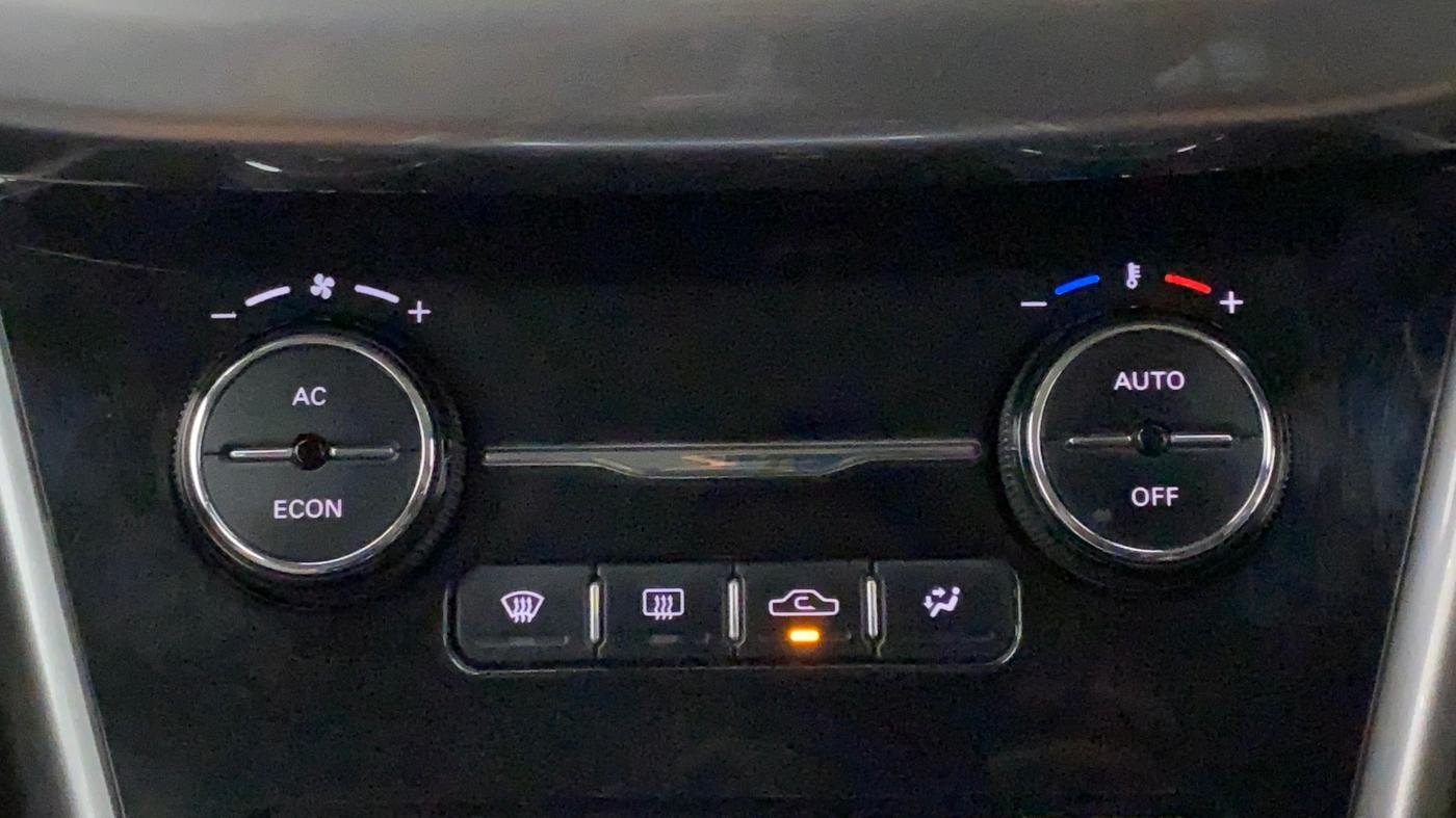 2018 Tata NEXON XZ+ 1.2 DUAL TONE, Petrol, Manual, 24,407 km, Automatic Climate Control