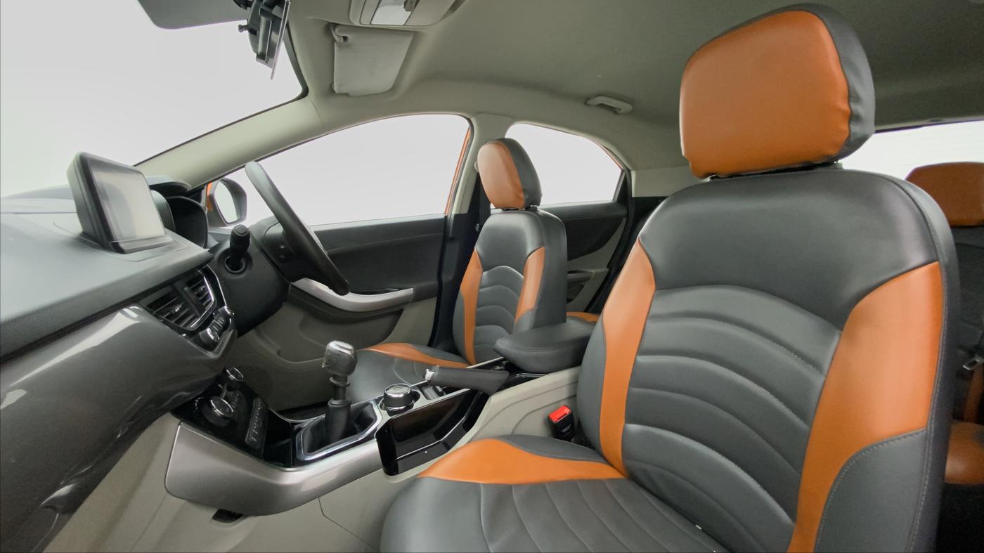 2018 Tata NEXON XZ+ 1.2 DUAL TONE, Petrol, Manual, 24,407 km, Right Side Front Door Cabin