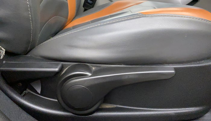 2018 Tata NEXON XZ+ 1.2 DUAL TONE, Petrol, Manual, 24,407 km, Driver Side Adjustment Panel