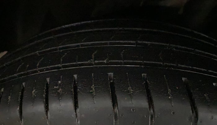 2021 Tata PUNCH ACCOMPLISHED AMT, Petrol, Automatic, 42,367 km, Left Front Tyre Tread