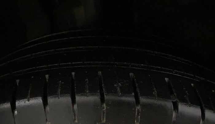 2021 Tata PUNCH ACCOMPLISHED AMT, Petrol, Automatic, 42,367 km, Right Front Tyre Tread