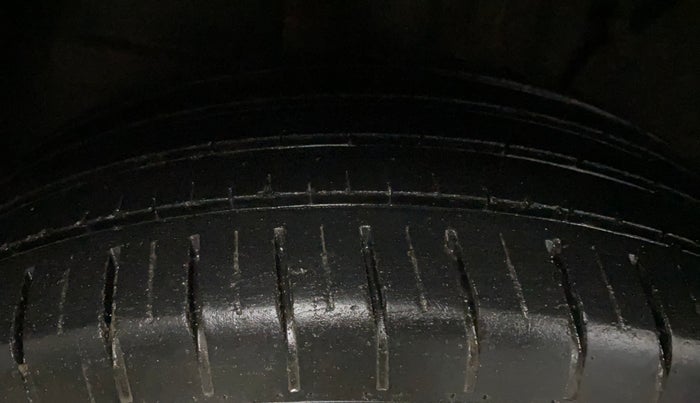2021 Tata PUNCH ACCOMPLISHED AMT, Petrol, Automatic, 42,367 km, Right Rear Tyre Tread