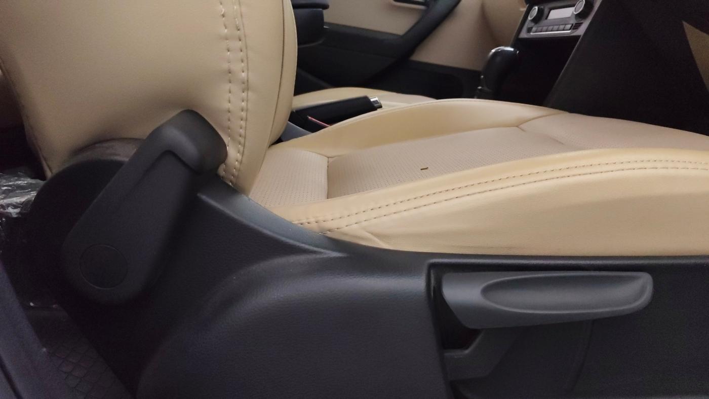 2020 Skoda Rapid AMBITION AT TSI, Petrol, Automatic, 27,715 km, Driver Side Adjustment Panel