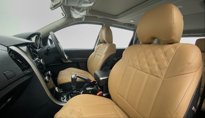 2020 Mahindra XUV500 W9, Diesel, Manual, 8,018 km, Right Side Front Door Cabin