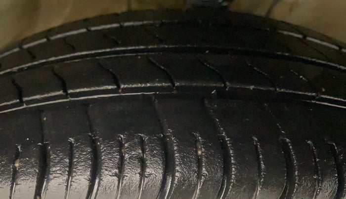 2020 Maruti S PRESSO VXI PLUS AMT, Petrol, Automatic, 20,899 km, Right Front Tyre Tread