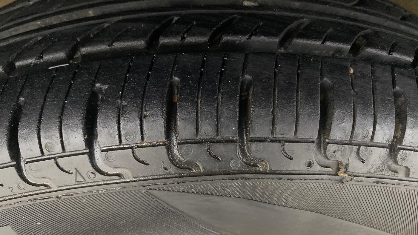 2015 Renault Kwid RXL, Petrol, Manual, 63,102 km, Left Front Tyre Tread
