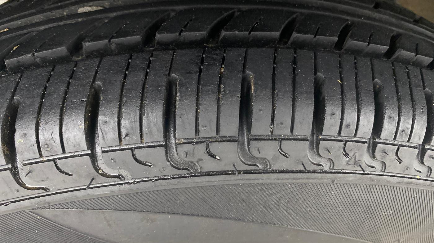 2015 Renault Kwid RXL, Petrol, Manual, 63,102 km, Right Rear Tyre Tread