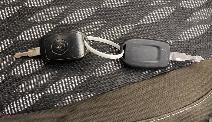 2015 Renault Kwid RXL, Petrol, Manual, 63,102 km, Key Close Up