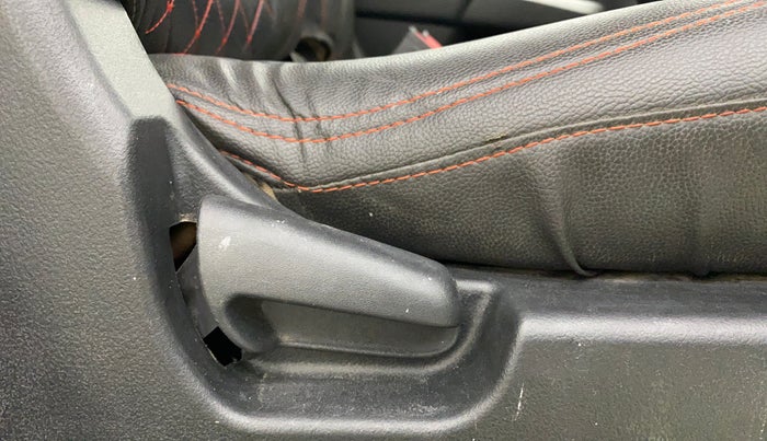 2017 Maruti Wagon R 1.0 VXI, CNG, Manual, 96,069 km, Driver Side Adjustment Panel