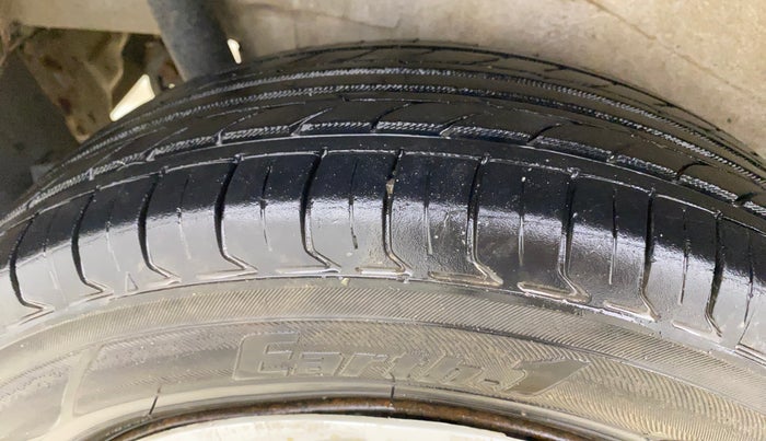 2017 Maruti Wagon R 1.0 VXI, CNG, Manual, 96,069 km, Right Rear Tyre Tread