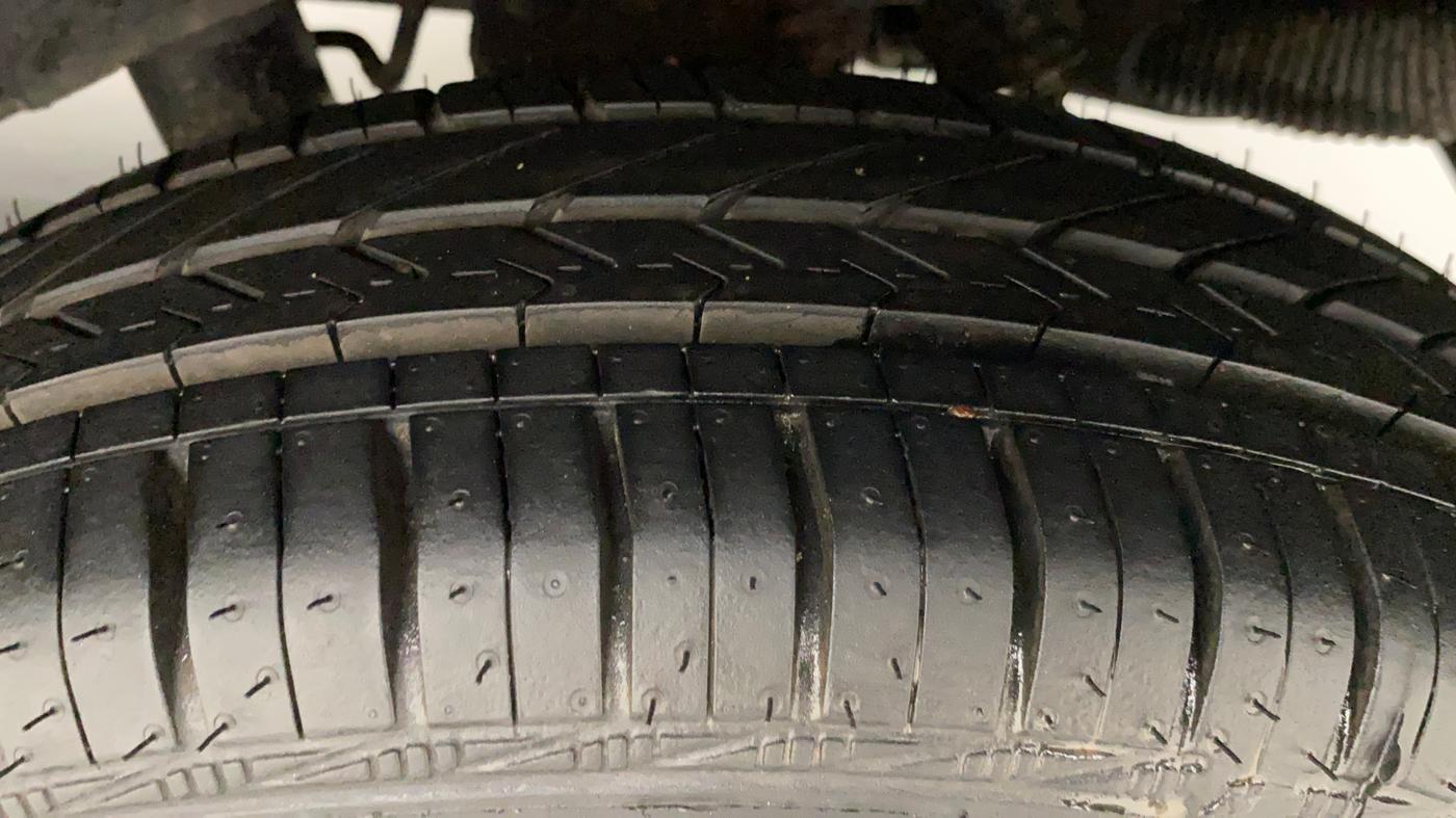 2013 Hyundai Santro Xing GLS, Petrol, Manual, 32,657 km, Left Rear Tyre Tread
