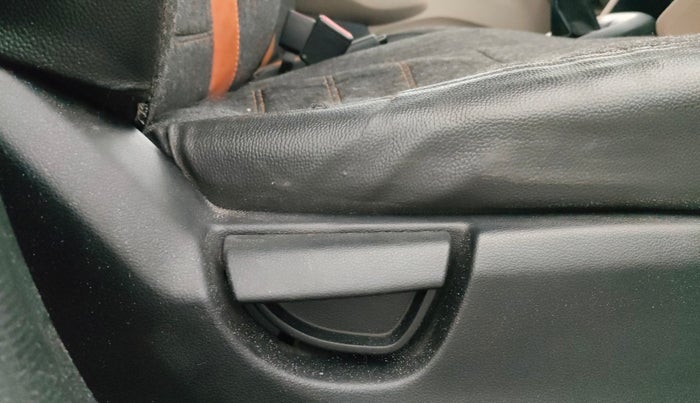 2019 Hyundai NEW SANTRO SPORTZ CNG, CNG, Manual, 1,34,769 km, Driver Side Adjustment Panel