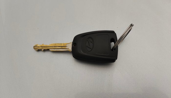 2019 Hyundai NEW SANTRO SPORTZ CNG, CNG, Manual, 1,34,769 km, Key Close Up