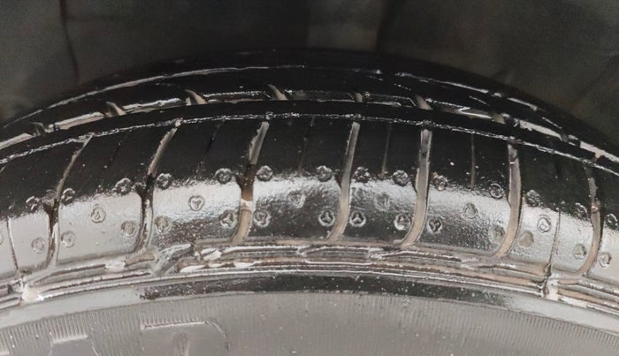 2019 Hyundai NEW SANTRO SPORTZ CNG, CNG, Manual, 1,34,769 km, Left Front Tyre Tread