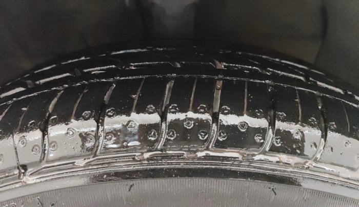 2019 Hyundai NEW SANTRO SPORTZ CNG, CNG, Manual, 1,34,769 km, Right Front Tyre Tread