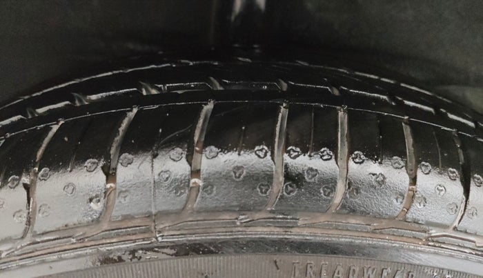 2019 Hyundai NEW SANTRO SPORTZ CNG, CNG, Manual, 1,34,769 km, Right Rear Tyre Tread