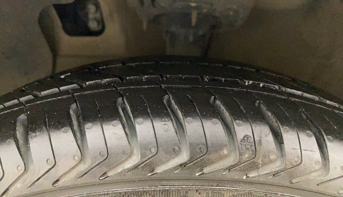 2020 Hyundai GRAND I10 NIOS SPORTZ 1.2 KAPPA VTVT CNG, CNG, Manual, 37,785 km, Left Front Tyre Tread