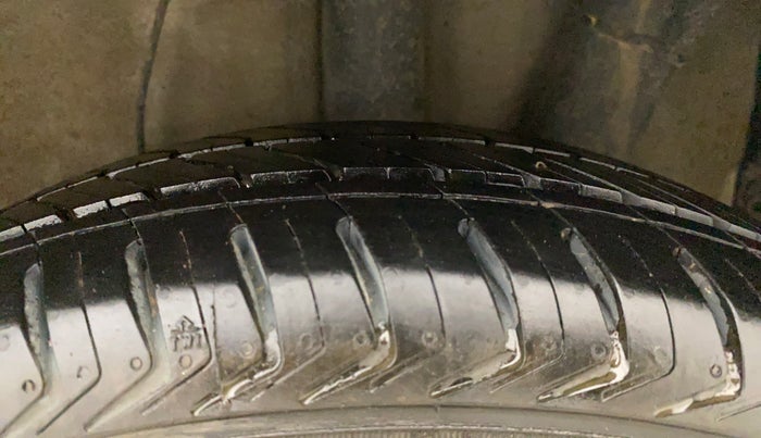 2020 Hyundai GRAND I10 NIOS SPORTZ 1.2 KAPPA VTVT CNG, CNG, Manual, 37,785 km, Left Rear Tyre Tread