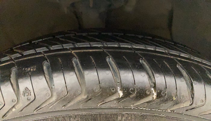 2020 Hyundai GRAND I10 NIOS SPORTZ 1.2 KAPPA VTVT CNG, CNG, Manual, 37,785 km, Right Front Tyre Tread