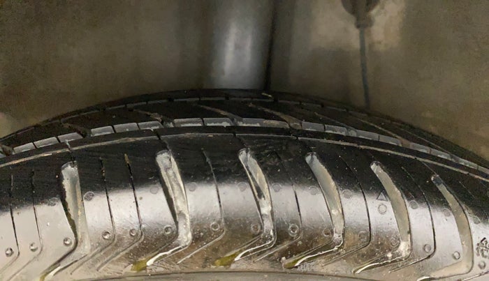 2020 Hyundai GRAND I10 NIOS SPORTZ 1.2 KAPPA VTVT CNG, CNG, Manual, 37,785 km, Right Rear Tyre Tread