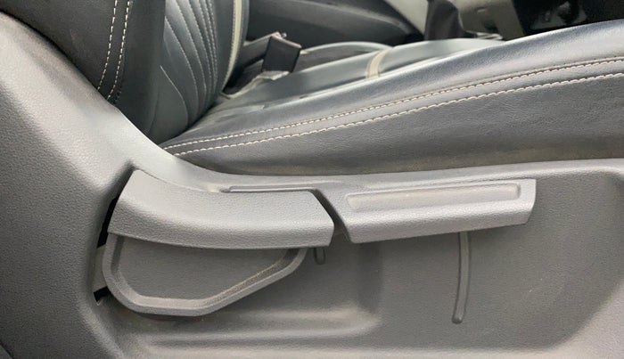 2020 Hyundai GRAND I10 NIOS SPORTZ 1.2 KAPPA VTVT CNG, CNG, Manual, 37,785 km, Driver Side Adjustment Panel