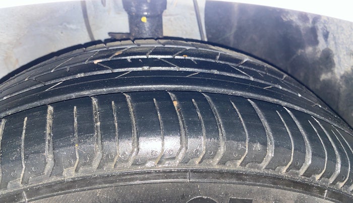 2025 Hyundai NEW I20 SPORTZ 1.2 MT, Petrol, Manual, 5,349 km, Right Front Tyre Tread