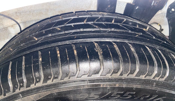 2025 Hyundai NEW I20 SPORTZ 1.2 MT, Petrol, Manual, 5,349 km, Left Rear Tyre Tread