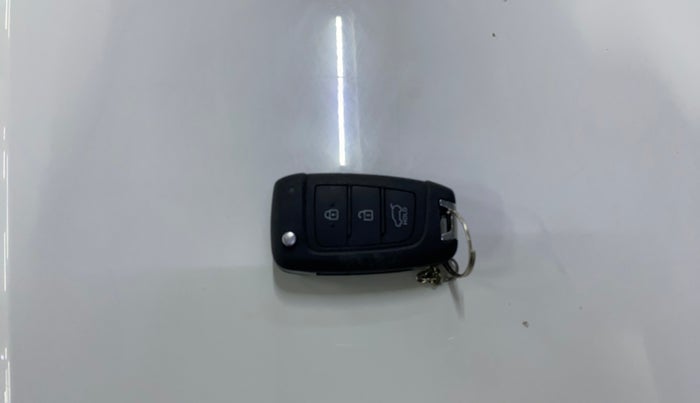 2025 Hyundai NEW I20 SPORTZ 1.2 MT, Petrol, Manual, 5,349 km, Key Close Up