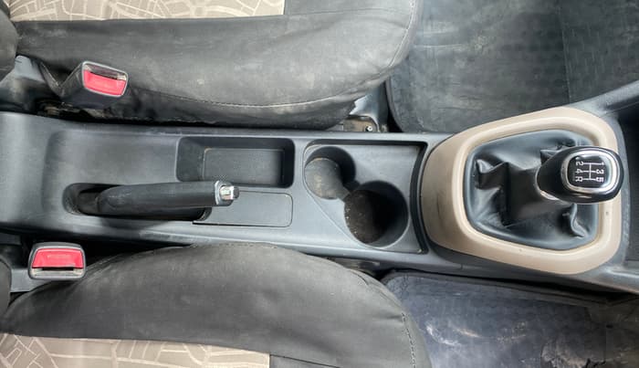 2017 Hyundai Grand i10 SPORTZ (O) 1.2 KAPPA VTVT, Petrol, Manual, 1,22,102 km, Gear Lever