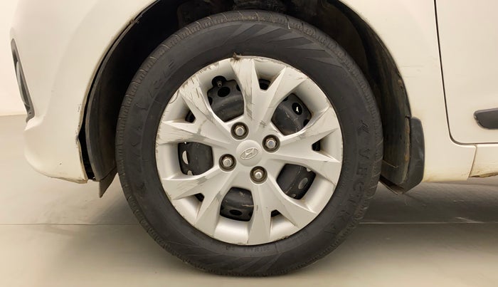 2014 Hyundai Grand i10 SPORTZ 1.1 CRDI, Diesel, Manual, 94,930 km, Left Front Wheel
